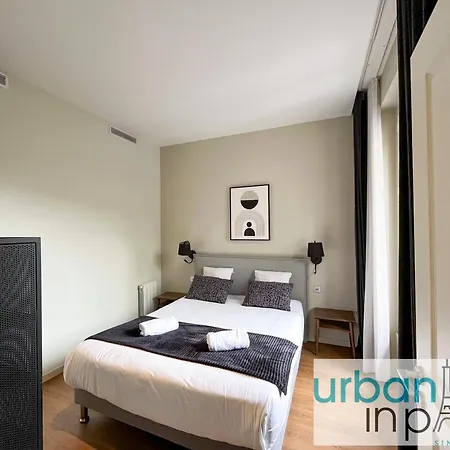 Urban Flat 119 - Spacious 5 Bedroom Flat In * Parigi