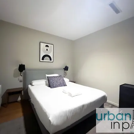 Urban Flat 119 - Spacious 5 Bedroom Flat In Apartment Paris