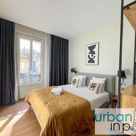 Apartment Urban Flat 119 - Spacious 5 Bedroom Flat In Paris