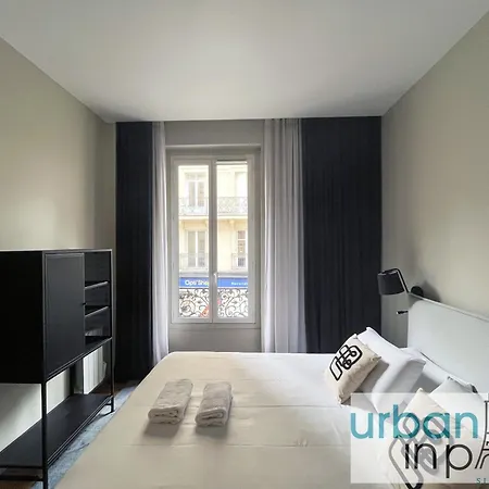 Urban Flat 119 - Spacious 5 Bedroom Flat In Paris