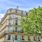 Urban Flat 119 - Spacious 5 Bedroom Flat In Paris